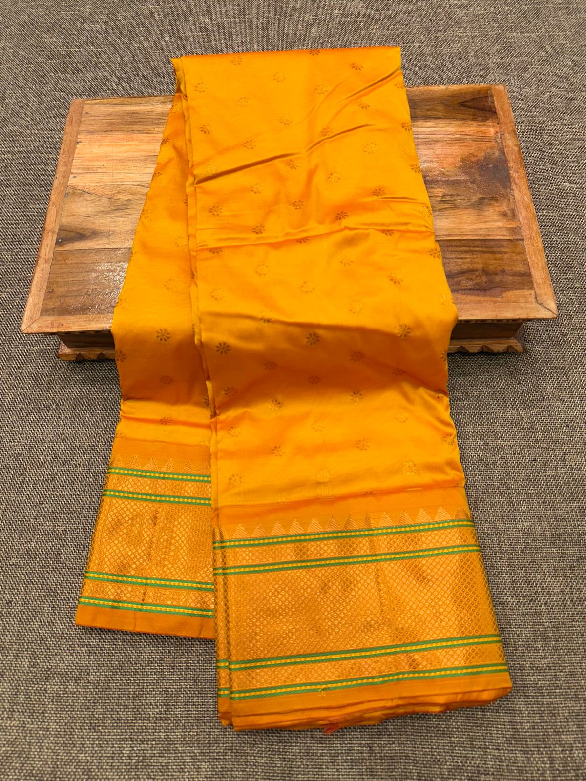 Experience luxury and tradition redefined with the Prominent Kalanjali Paithani Saree with Running Blouse Piece – a perfect addition to your collection in your Wardrobe.